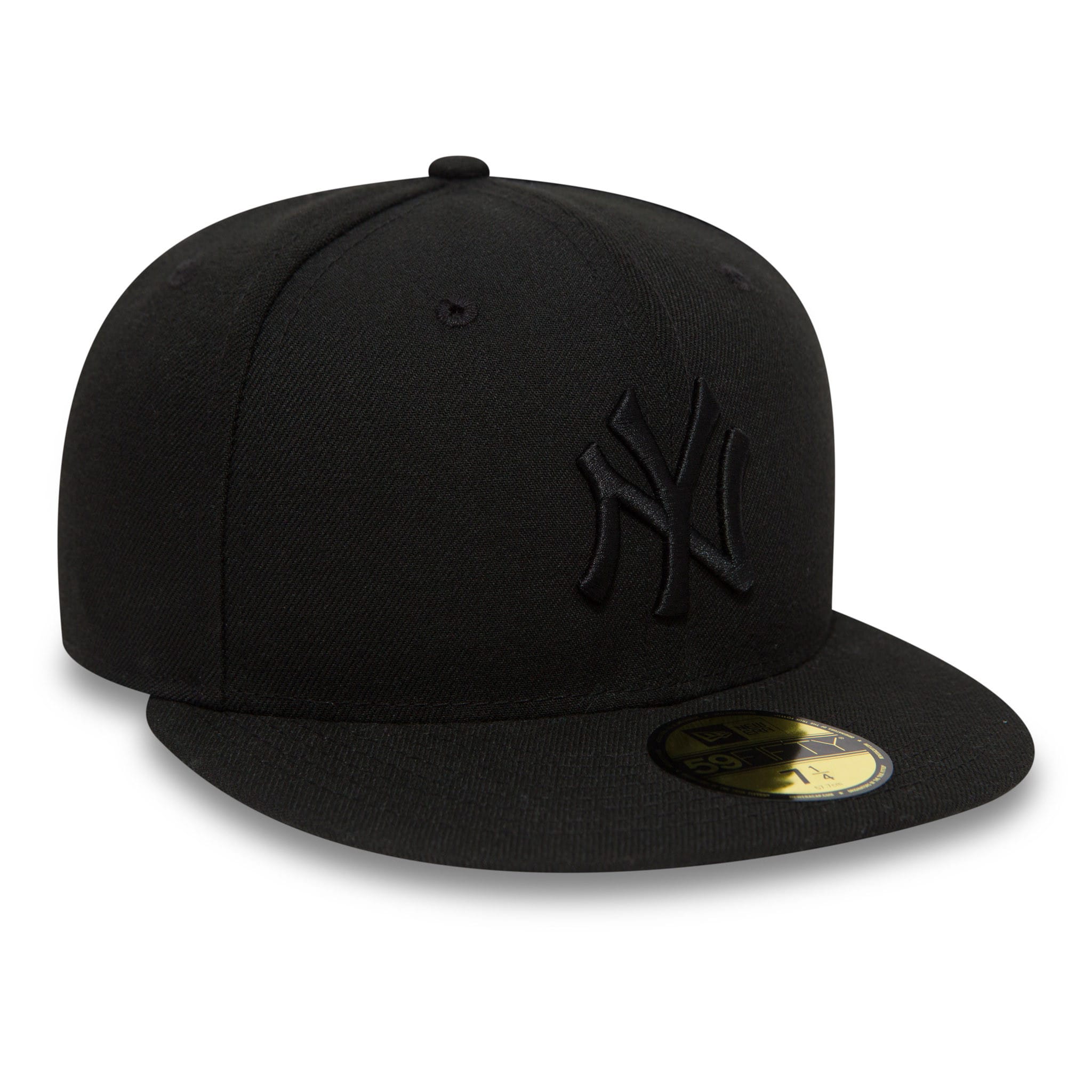 Black New Era fitted baseball cap with New York Yankees logo, flat brim, and gold sticker on the visor.
