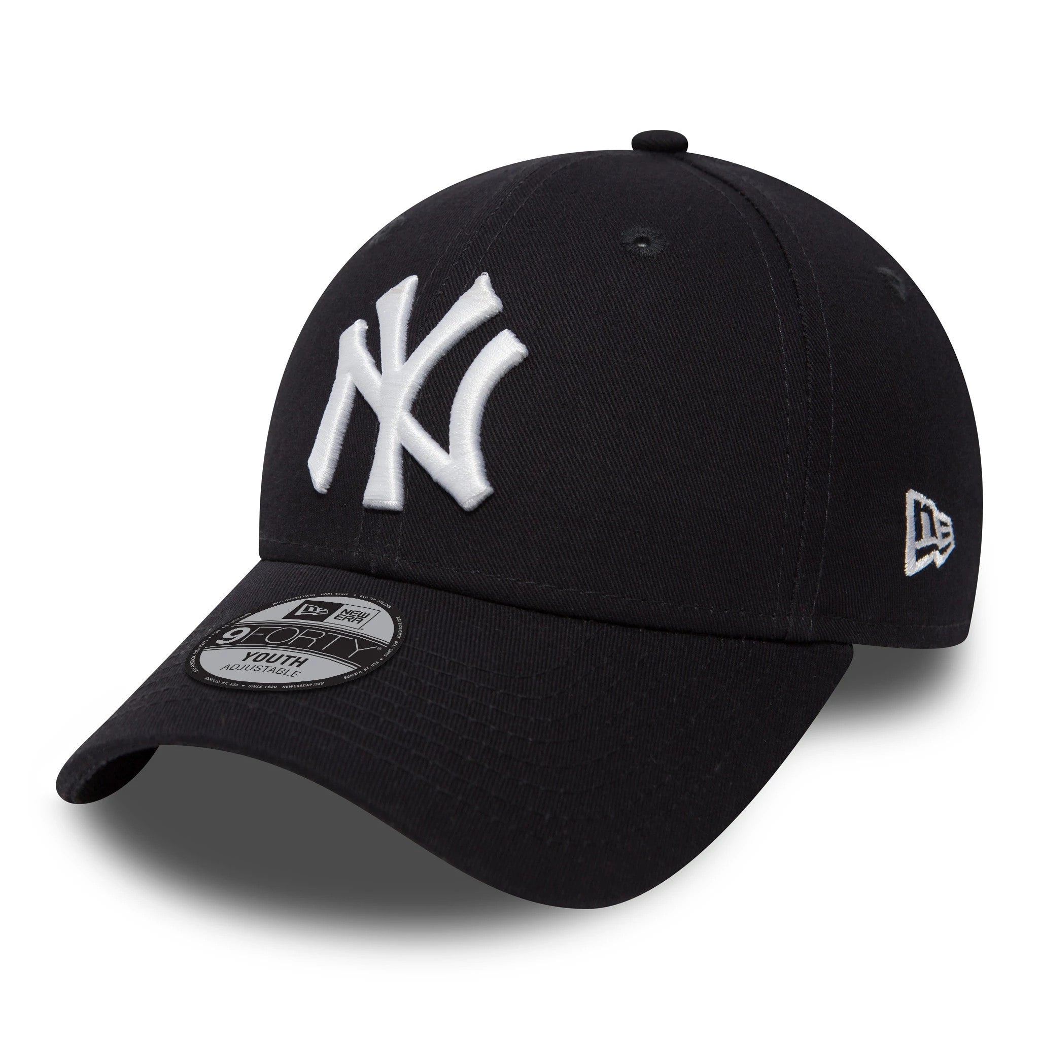 New York Yankees Essential Kids Navy New Era 9FORTY Cap, front view showing the raised white embroidered NY logo on the navy front panel, with a curved visor and 9FORTY size sticker, featuring the New Era flag logo on the left side.