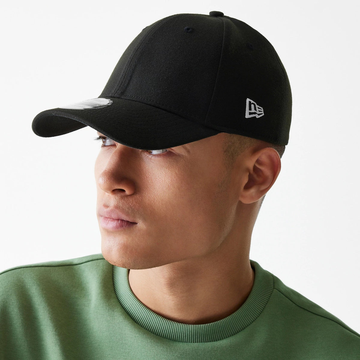 This is a New Era Flag Black 39THIRTY Cap 2