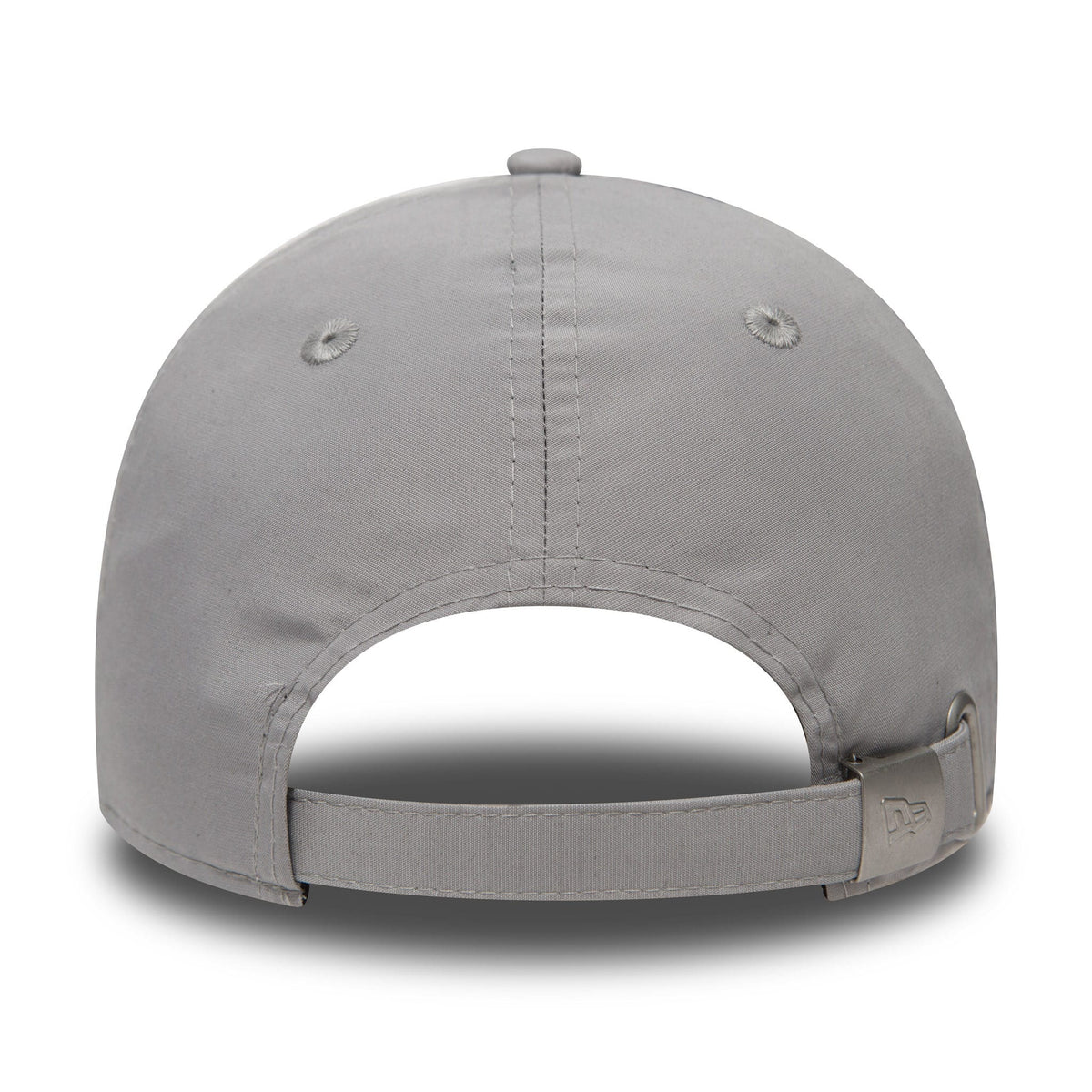 New York Yankees Flawless Grey New Era 9FORTY Cap, rear view showing the adjustable strap closure with the New Era flag logo on the left side, centred on the light grey crown with matching grey eyelets.