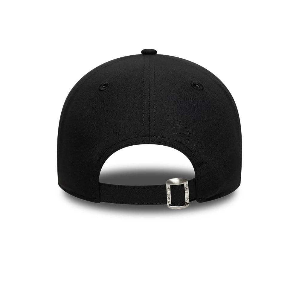 This is a New York Yankees Flawless Black 9FORTY Adjustable Cap 7
