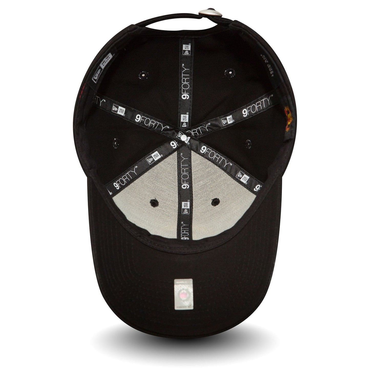 This is a Manchester United Essential Black 9FORTY Cap 5