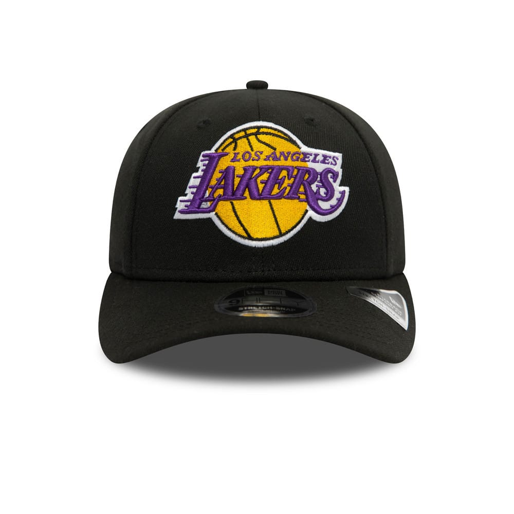 LA Lakers Black New Era 9FIFTY Stretch Snap Cap, front view showing the raised purple and yellow team logo embroidered on the centre front panel, with a curved visor and 9FIFTY size sticker on top.