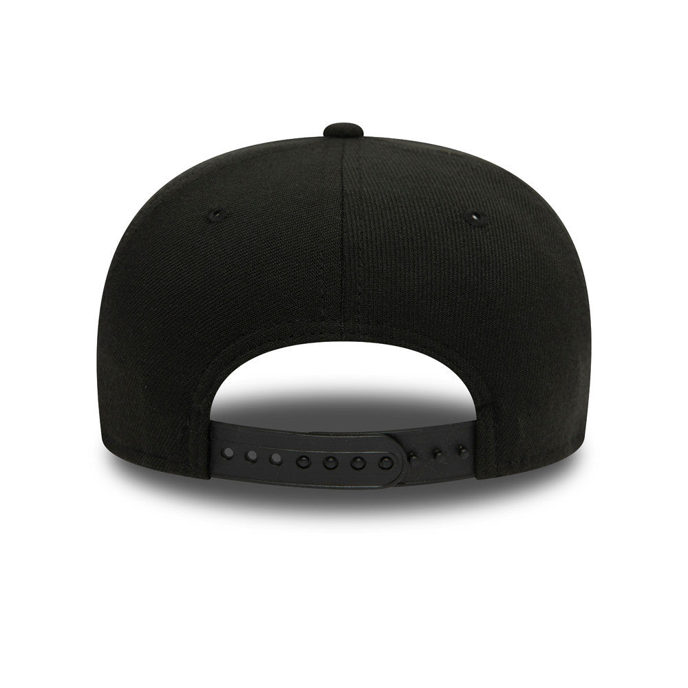 This is a LA Lakers Black 9FIFTY Stretch Snap Cap 2