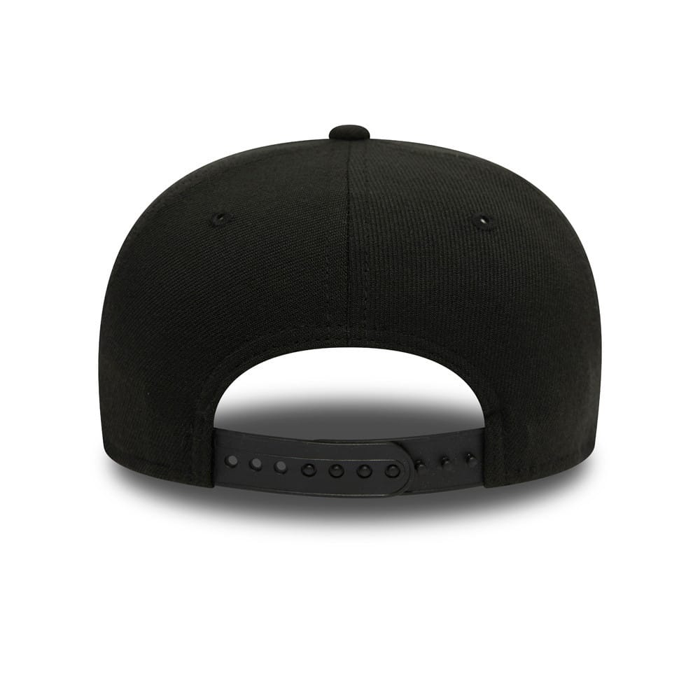 This is a LA Lakers Black 9FIFTY Stretch Snap Cap 2