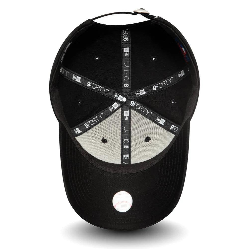 This is a LA Dodgers Essential Black 9FORTY Cap 4