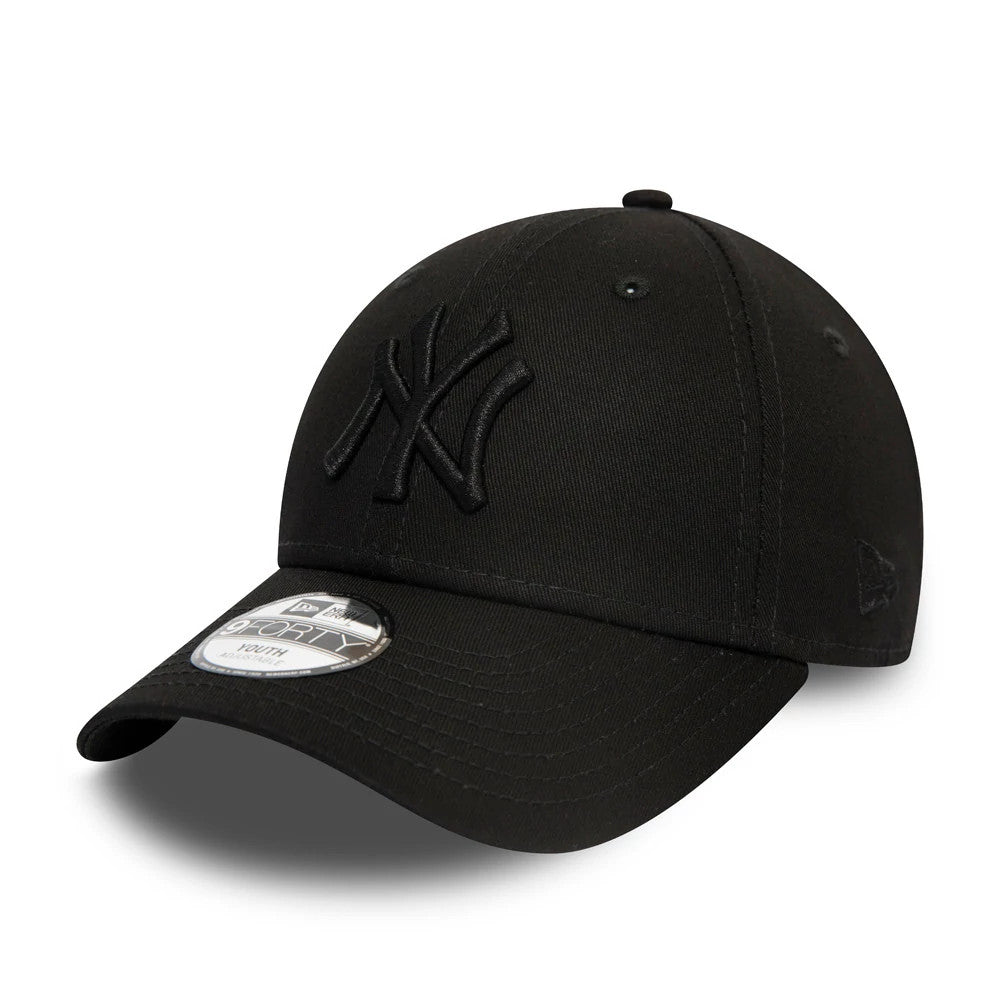 New York Yankees Essential Kids Black On Black New Era 9FORTY Cap, three-quarter view showing the black raised embroidered NY logo on the front panel, structured crown, curved visor, and 9FORTY size sticker on top.