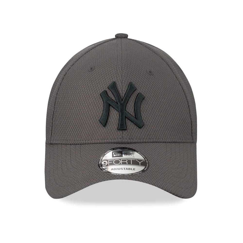 New York Yankees Grey New Era 9FORTY Cap, front view showing the raised black NY logo embroidered on the front panel, curved visor, and centred 9FORTY size sticker on the top of the grey visor.