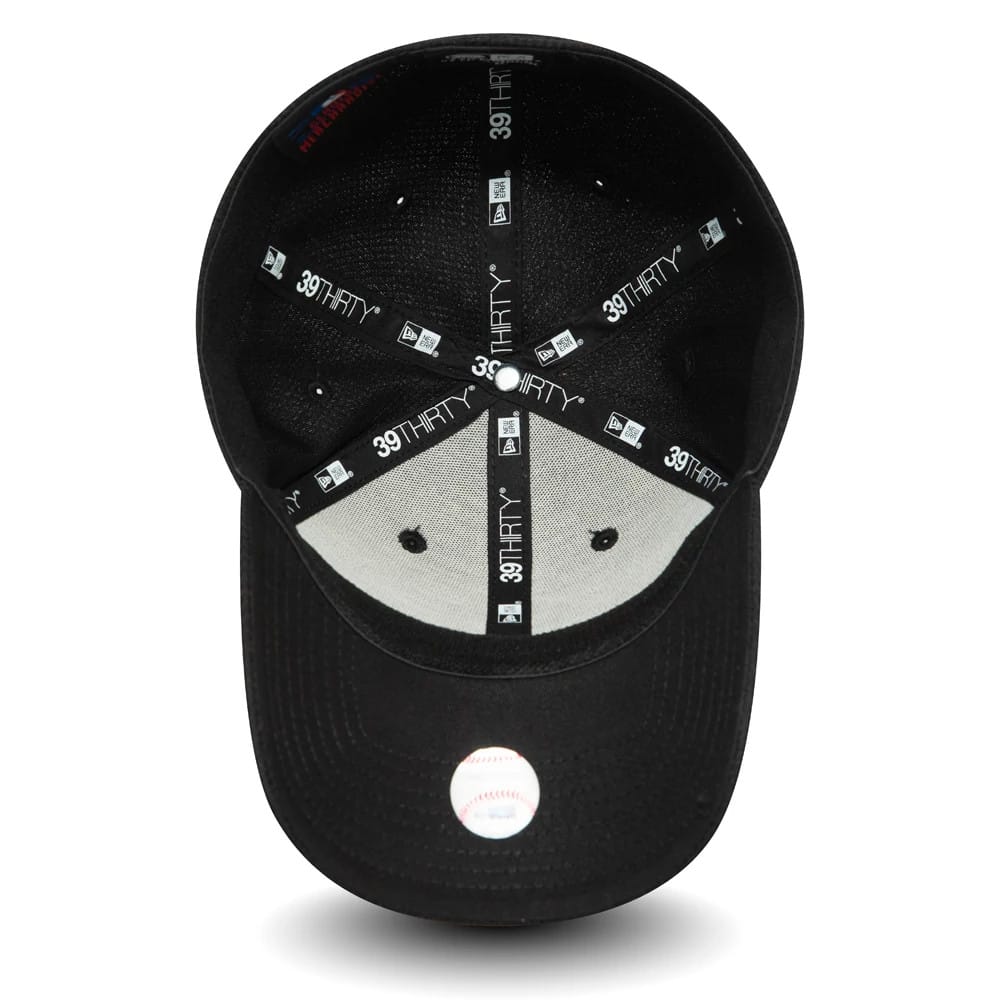 New York Yankees Diamond Era Black New Era 39THIRTY Cap, inside view showing the black sweatband and grey undervisor with 39THIRTY taping along the seams, plus a white 39THIRTY size sticker on the underside of the visor.