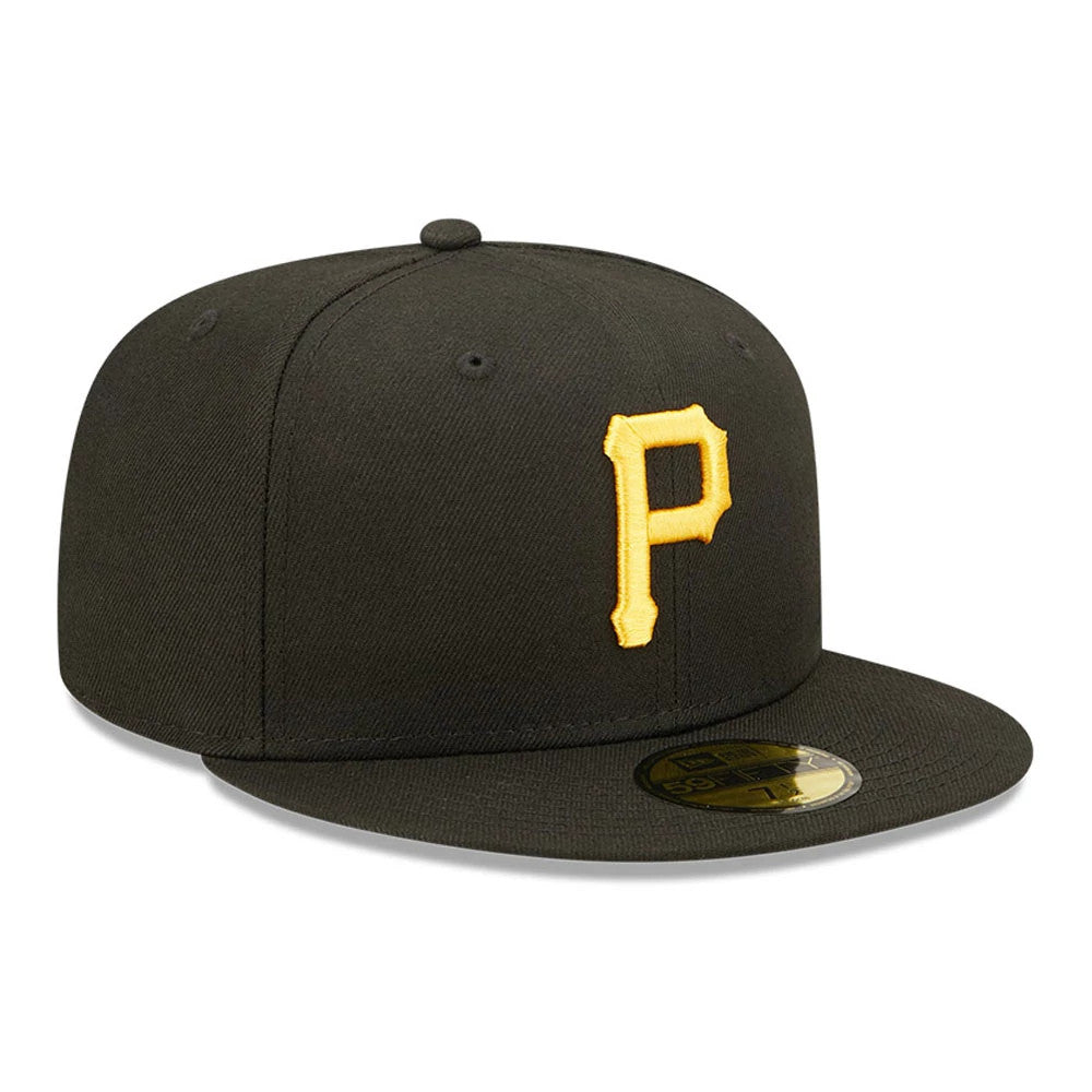 Pittsburgh Pirates Authentic On Field Game Black New Era 59FIFTY Cap, three-quarter view with a yellow raised embroidered P logo on the front panel, black flat visor and gold 59FIFTY size sticker on top.