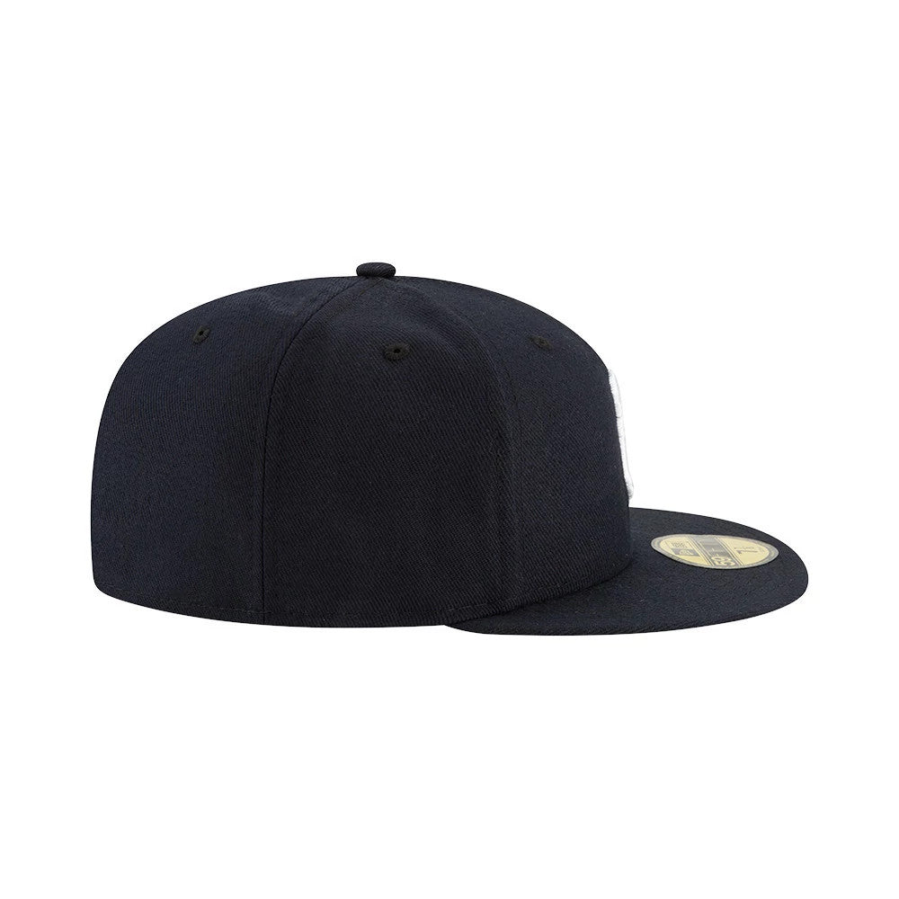 This is a New York Yankees Authentic On Field Game Navy 59FIFTY Cap 4