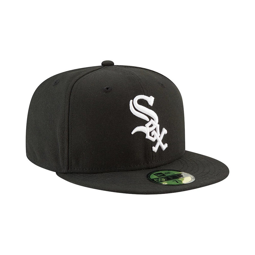 Chicago White Sox Authentic On Field Game Black New Era 59FIFTY Cap, three-quarter view showing the raised white Sox logo embroidered on the front panel, with a black visor featuring the gold 59FIFTY size sticker on top.
