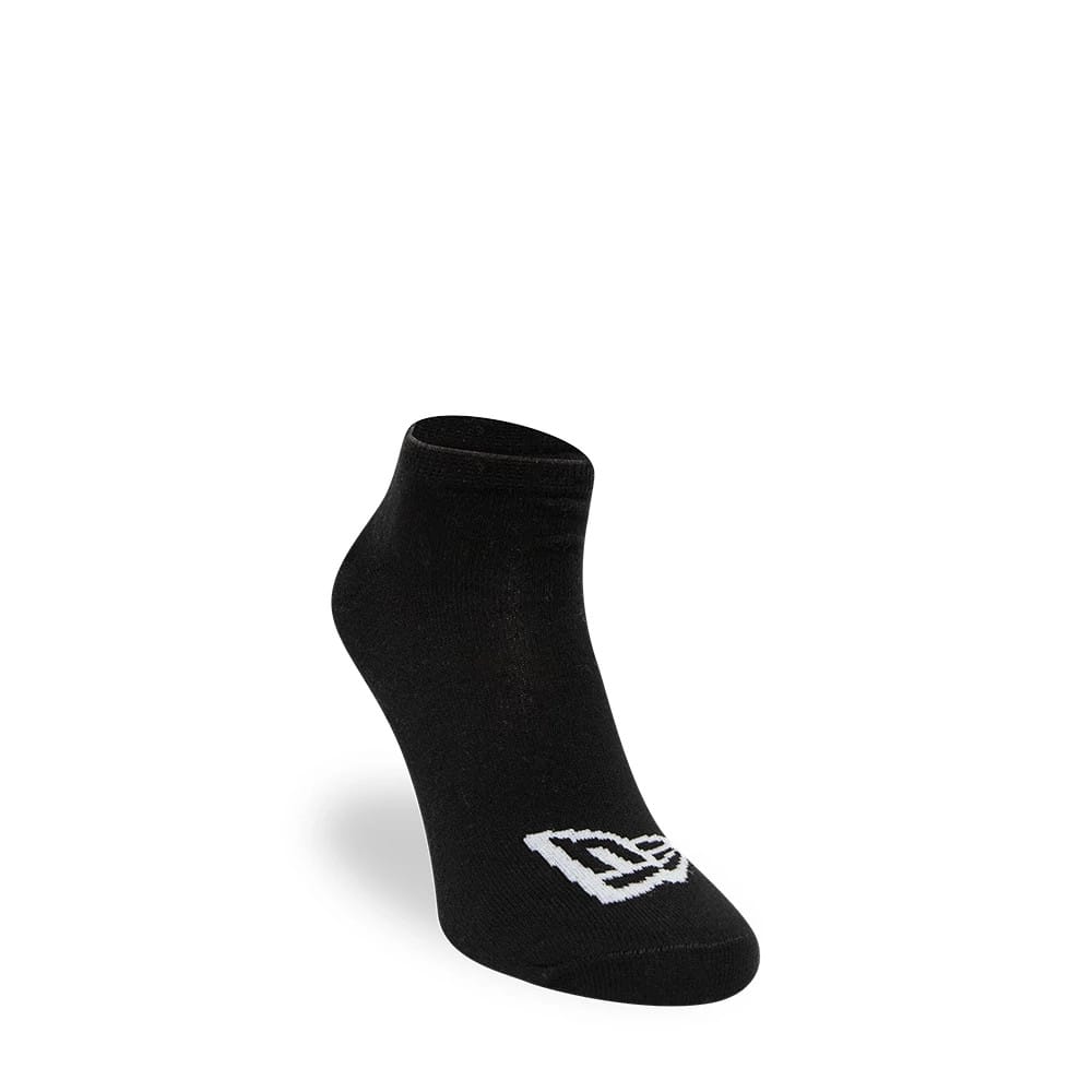This is a New Era Flag 3 Pack Sneaker Black Socks 2