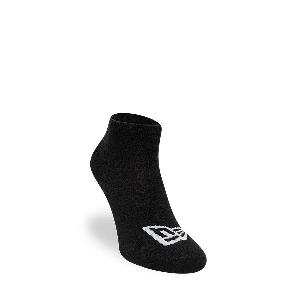 This is a New Era Flag 3 Pack Sneaker Black Socks 2