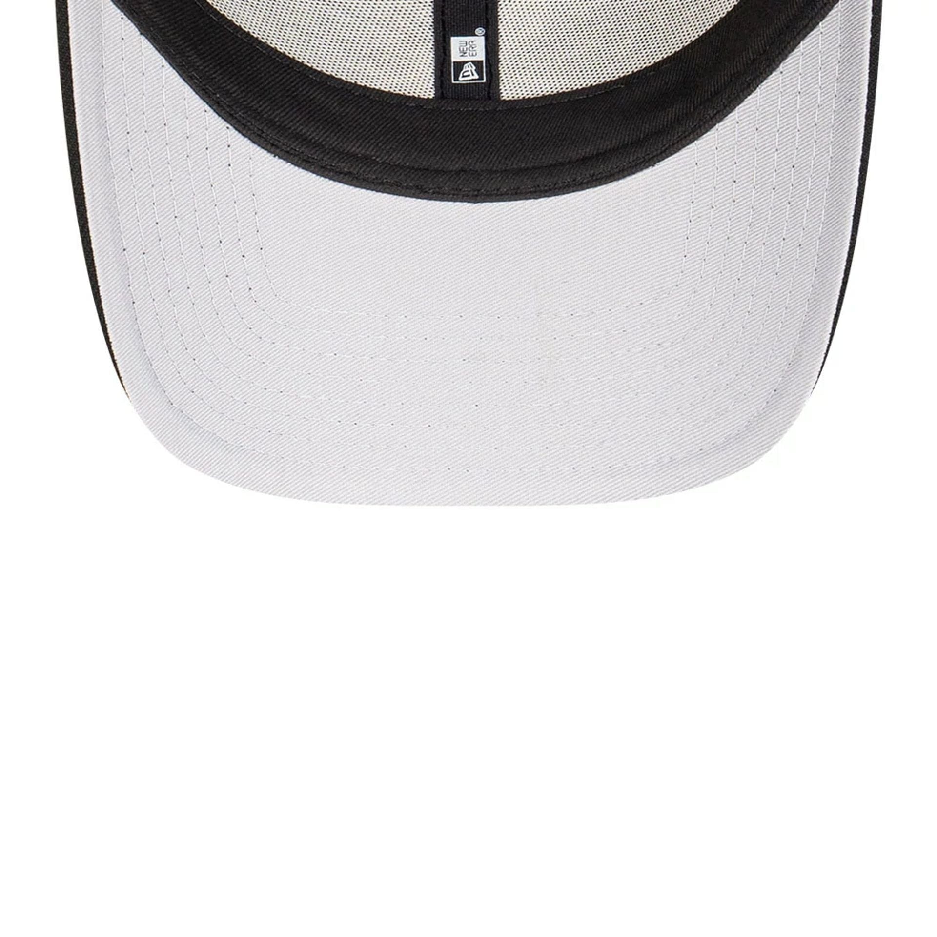 This is a Chicago White Sox MLB Premium Felt Black 9FORTY Adjustable Cap 2
