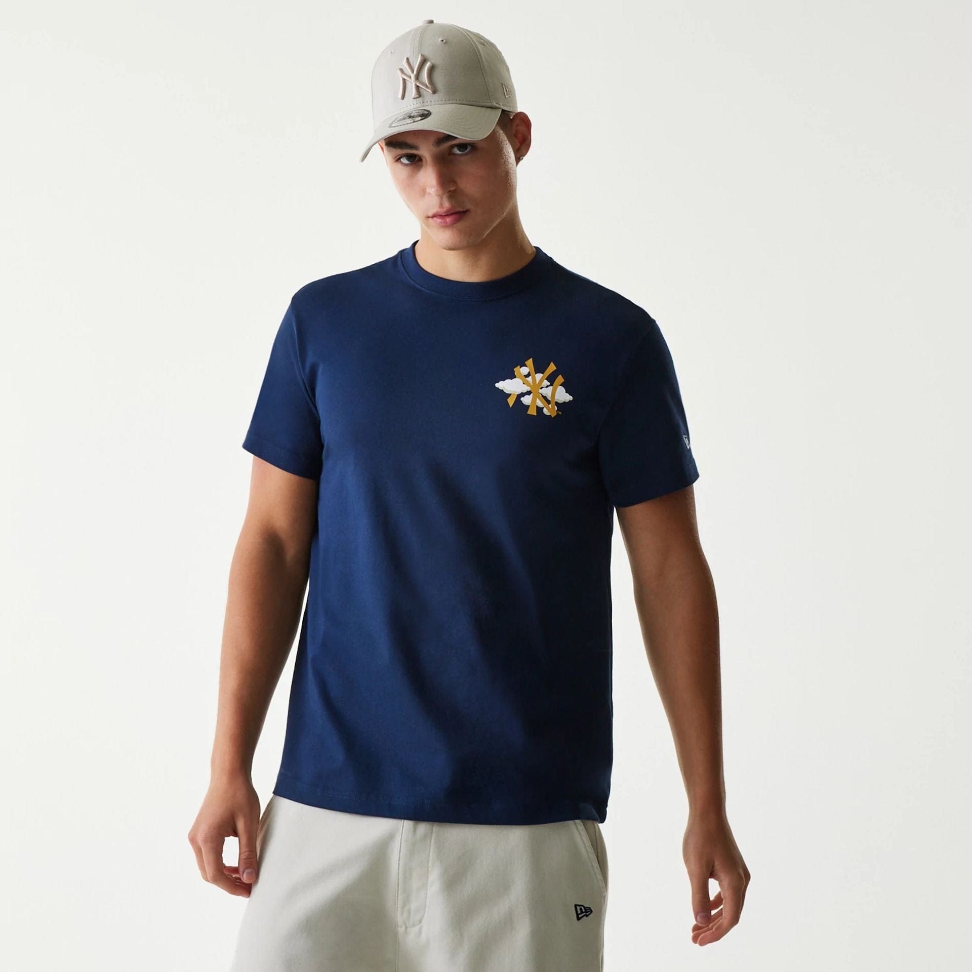 The Male model is wearing New York Yankees MLB 59FIFTY Pack Cloud Blue T-Shirt 1