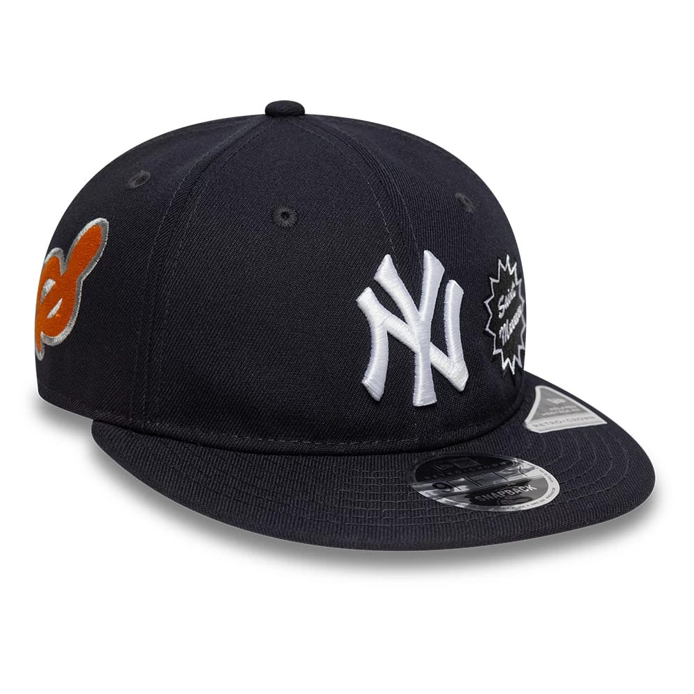 This is a New York Yankees MLB X Saint Mxxxxxx Navy Retro Crown 9FIFTY Snapback Adjustable Cap 3