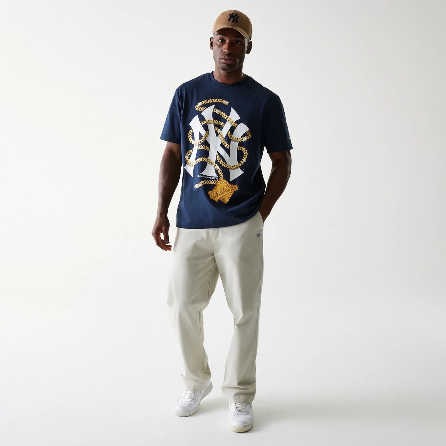 The Male model is wearing New York Yankees MLB Chain Navy Oversized T-Shirt 7