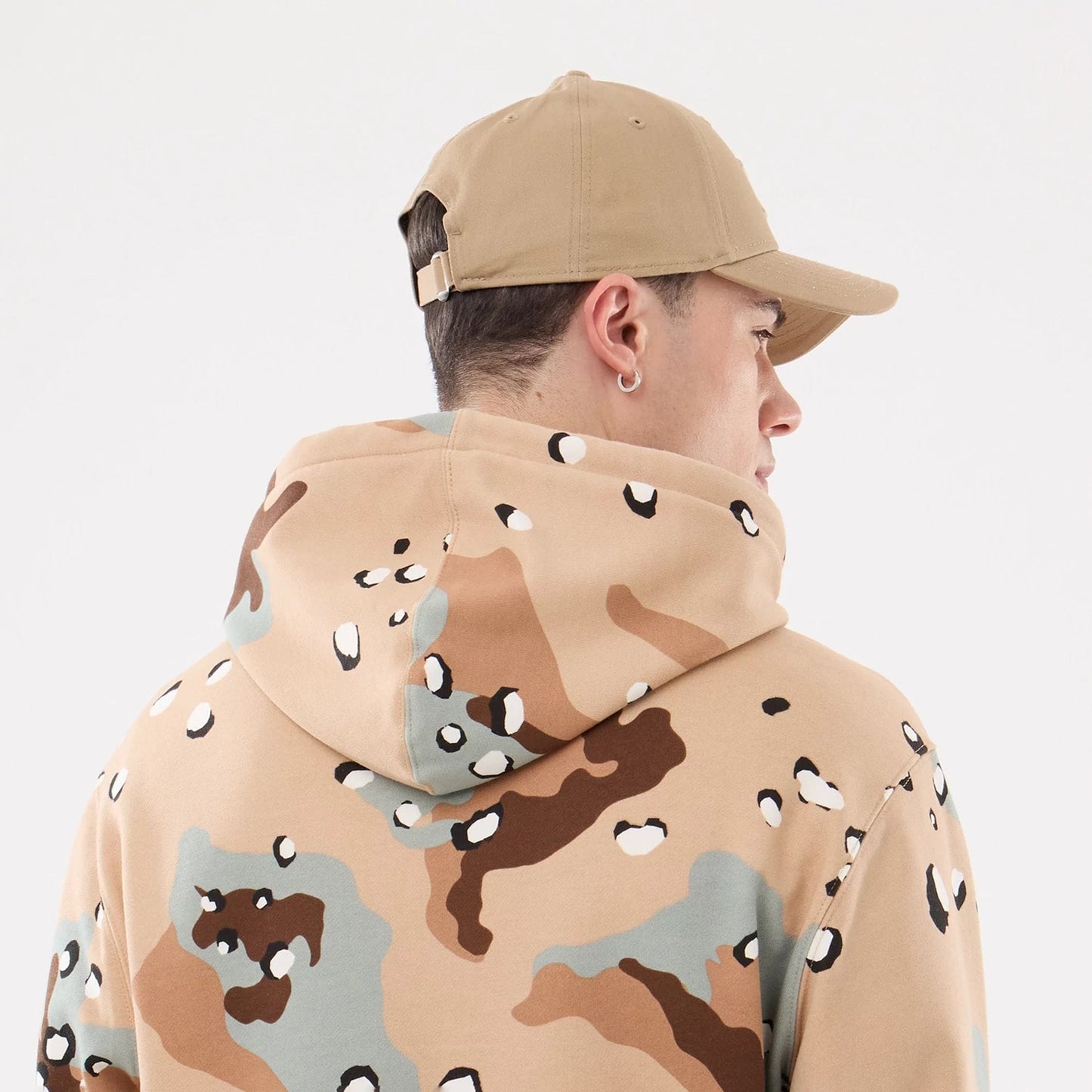 The model is wearing this MLB Camo New York Yankees 2 Way Full Zip Hoodie in Desert Camo. 7