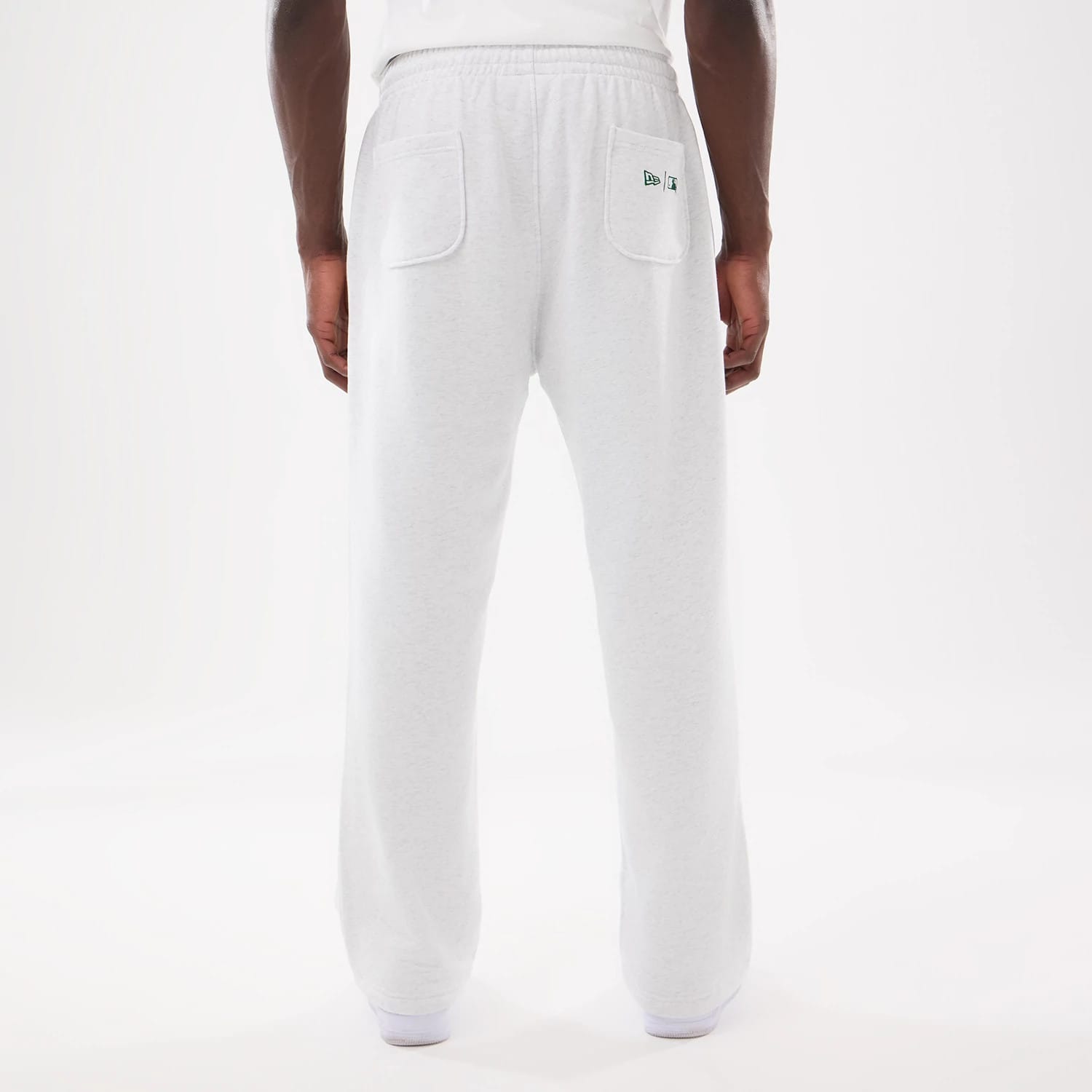 The model is wearing this MLB Comfort LA Dodgers Joggers in grey. 2