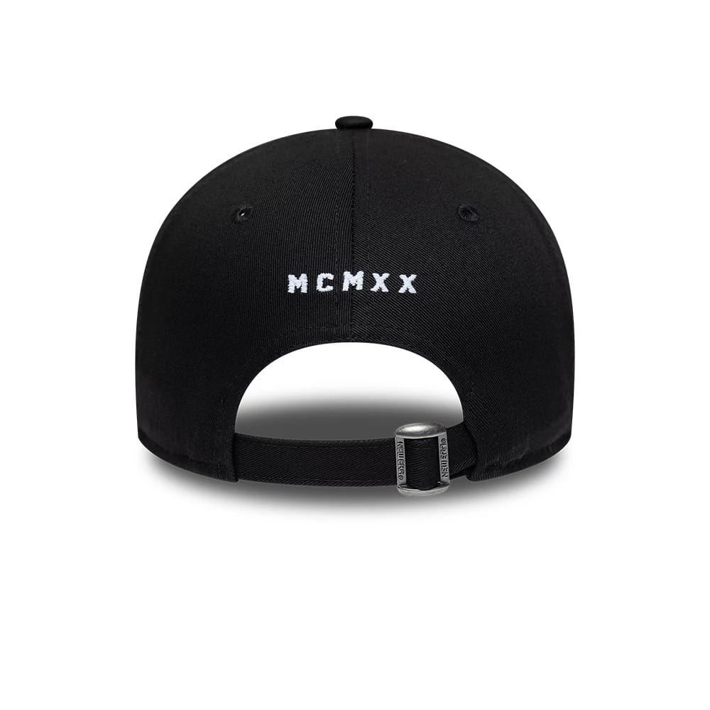 Pictured is this New Era Street Script Archived New Era Heritage 1920 9FORTY cap in black. 2