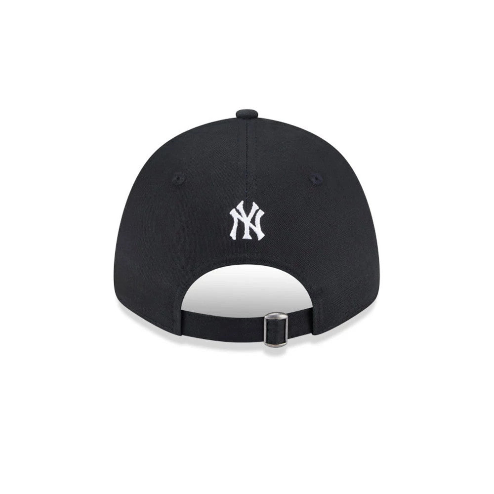 New York Yankees MLB Mix League Black New Era 9FORTY Adjustable Cap, rear view showing the white embroidered NY logo on the centre back of the black crown, featuring an adjustable strap with a metal buckle closure for a customised fit.