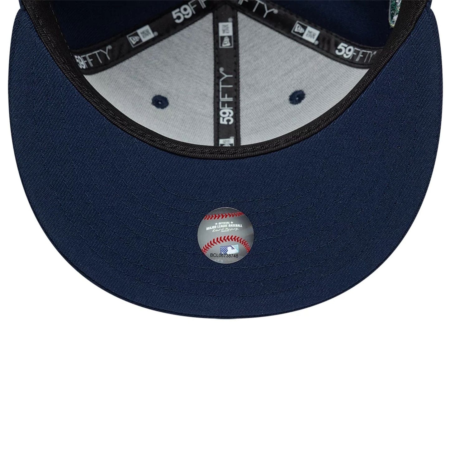 Pictured is this MLB Garden LA Dodgers 59FIFTY Fitted cap in dark blue. 7