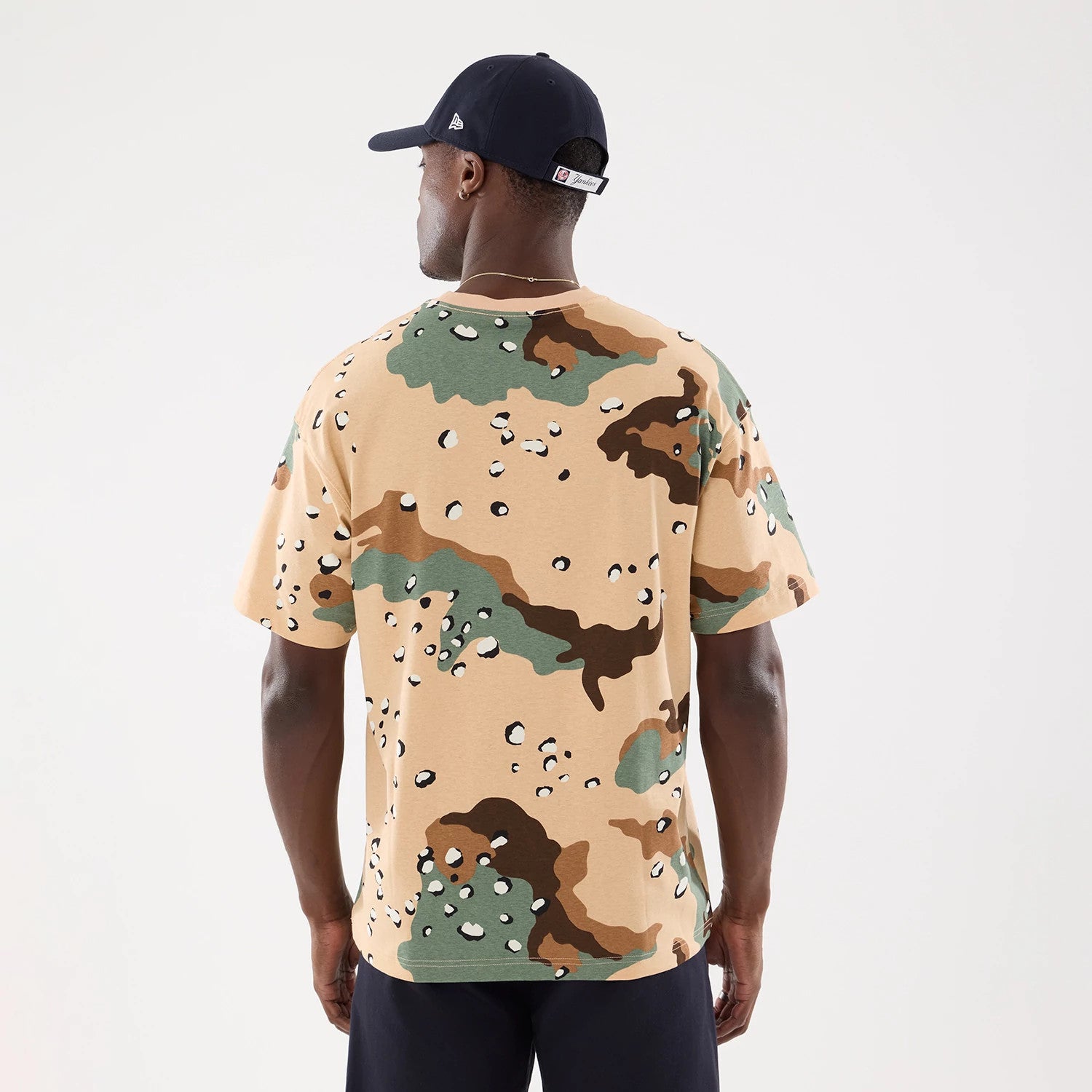 The model is wearing this MLB Camo New York Yankees T-Shirt in Desert Camo . 2