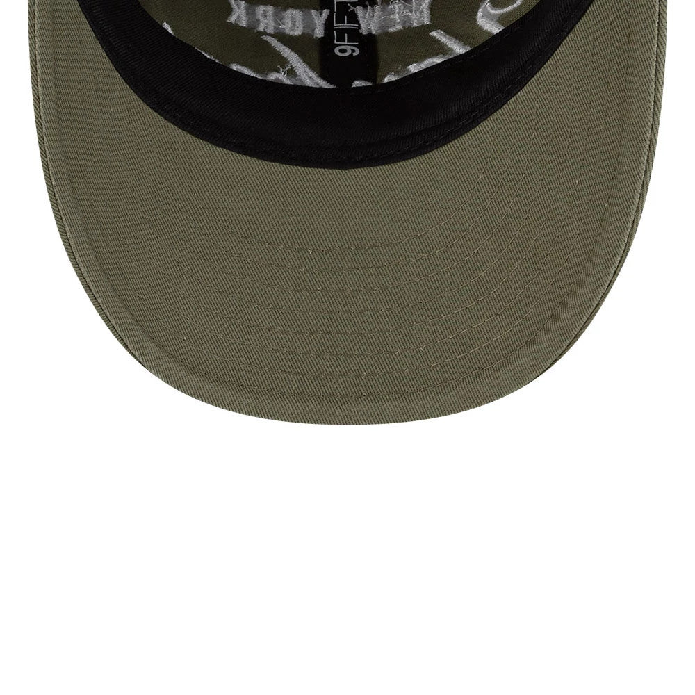 Pictured is this Thisisneverthat X MLB New York Yankees Retro Crown 9FIFTY cap in dark green. 7
