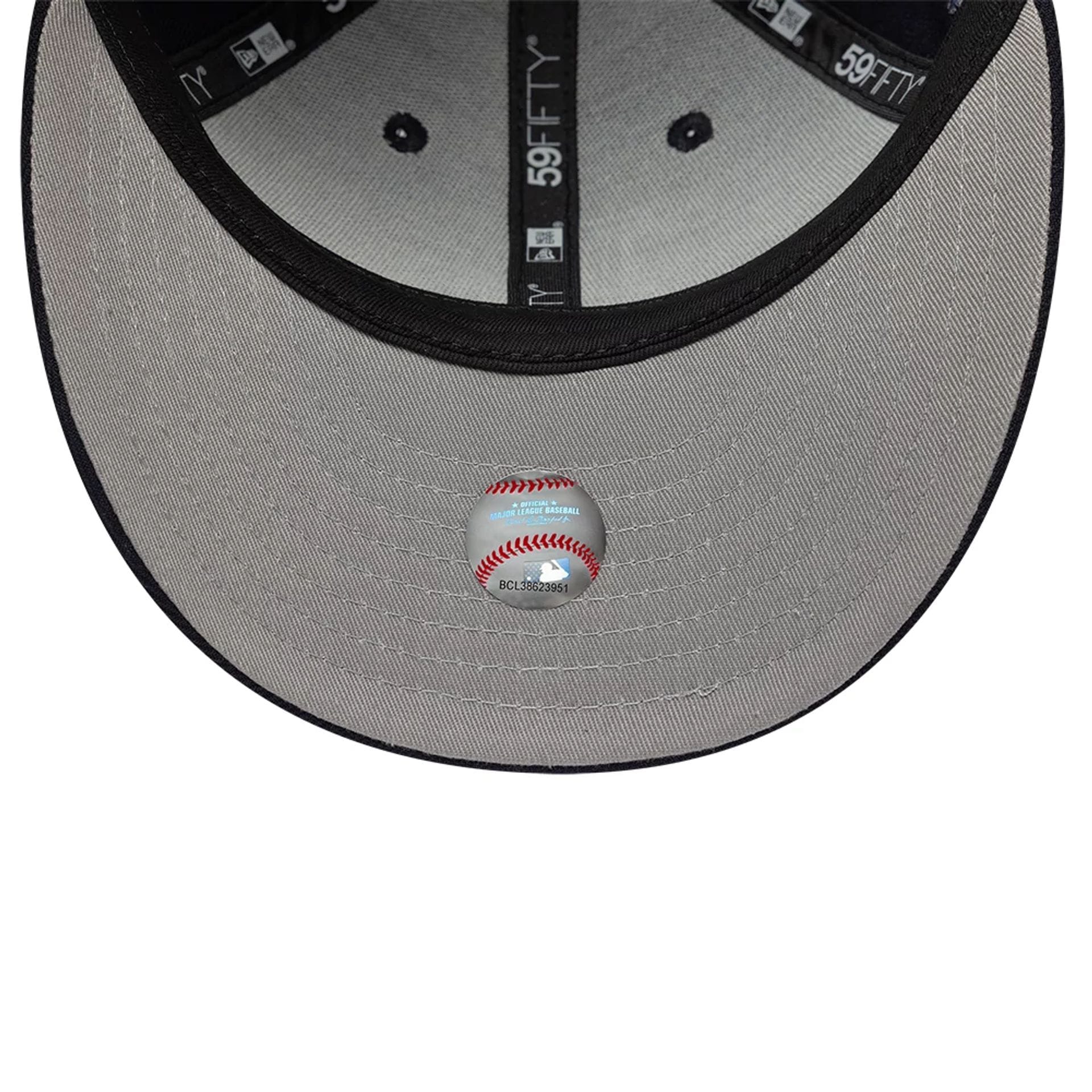 Pictured is this MLB College Varsity LA Dodgers Low Profile 59FIFTY Fitted cap in navy. 2