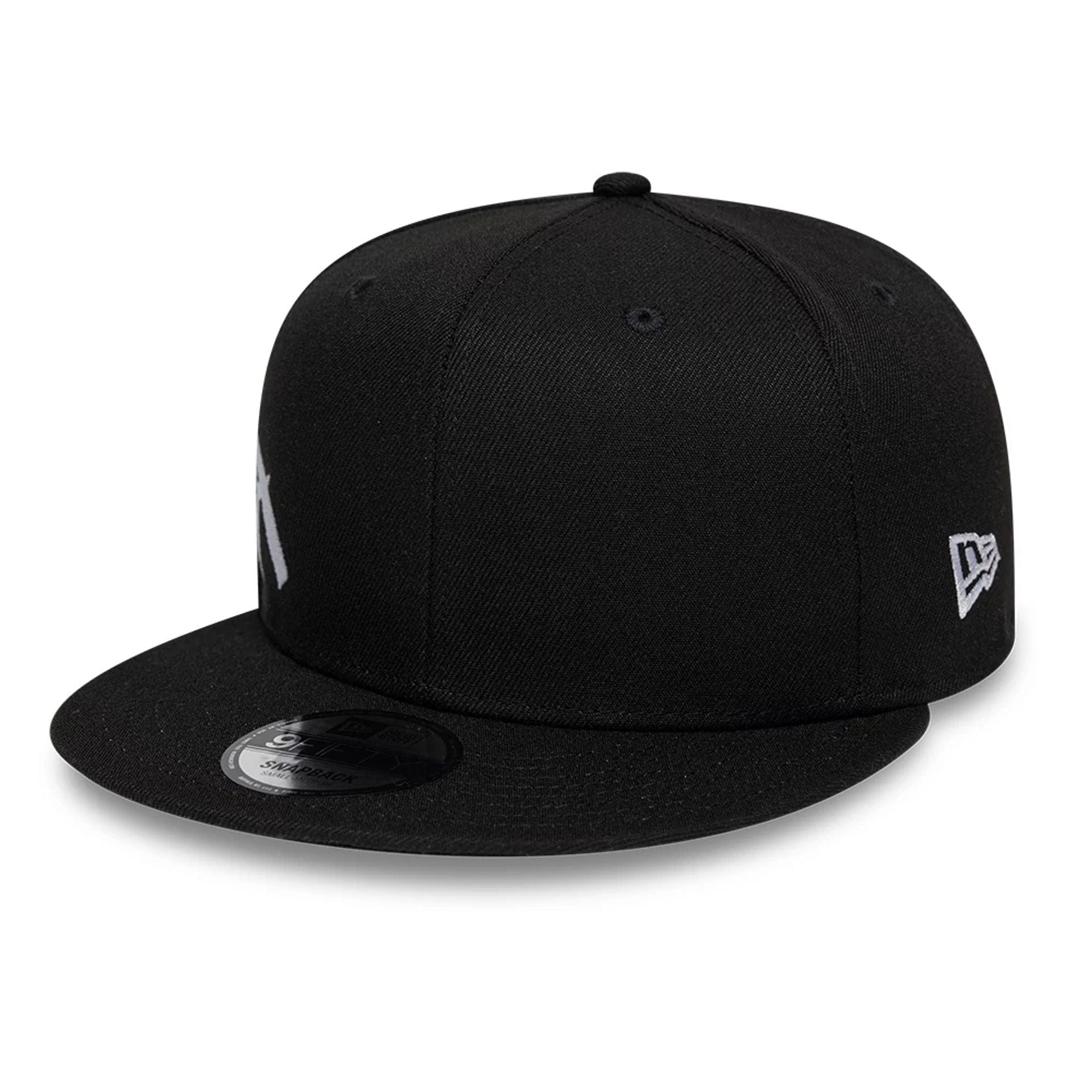Pictured is this New Era Essential Tagging 9FIFTY Snapback cap in black. 1
