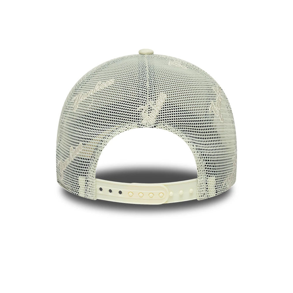 Pictured is this MLB Mesh New York Yankees 9FORTY A-Frame Trucker cap in cream. 4