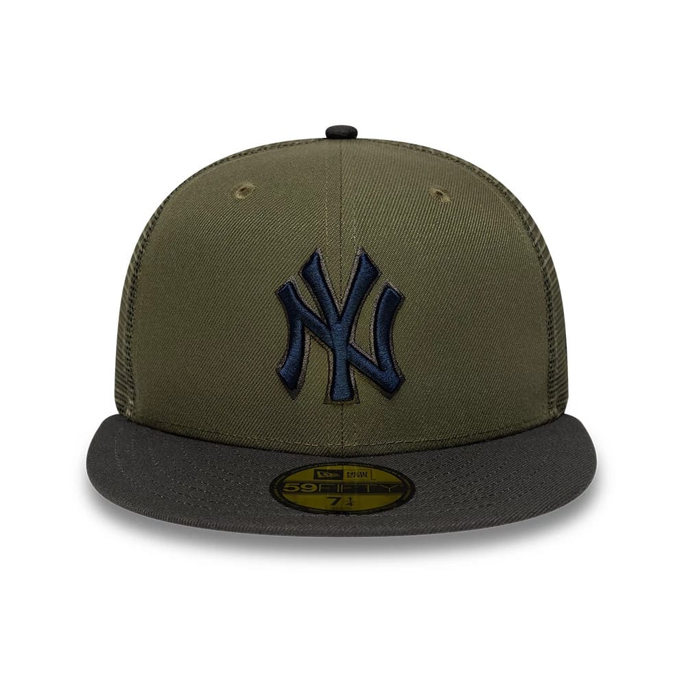 Pictured is this MLB Hydrangea New York Yankees 59FIFTY Fitted cap in green. 3