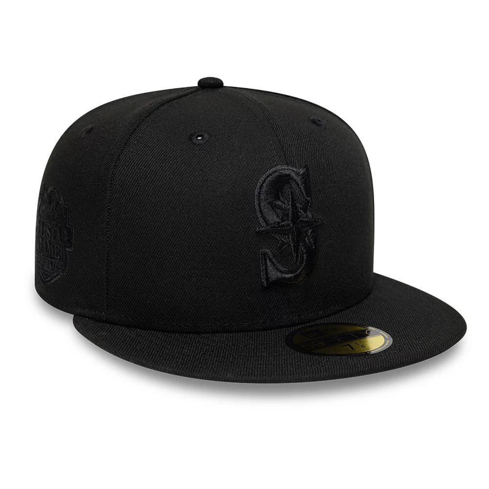 Seattle Mariners MLB Black On Black New Era 59FIFTY Fitted Cap, front view showing raised black embroidered Mariners logo on the front panel, with a gold 59FIFTY size sticker on the flat black visor and side logo detail.