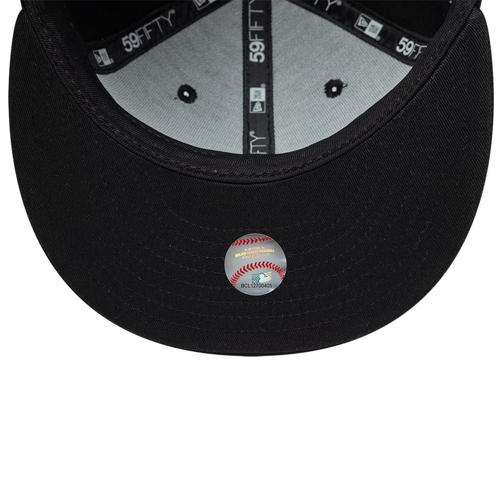 Pictured is this MLB Black On Black Seattle Mariners 59FIFTY Fitted cap in black. 7