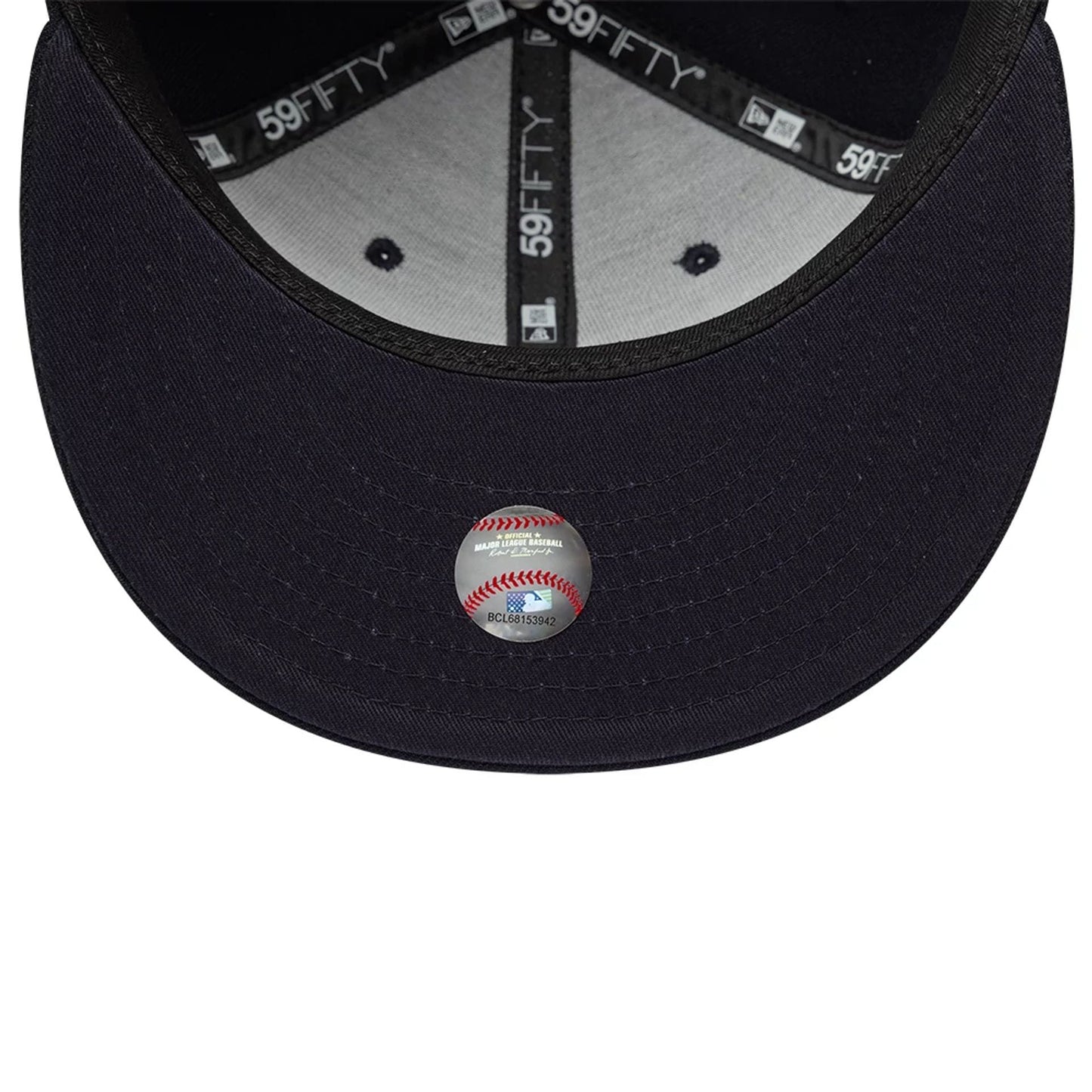 Pictured is this MLB Night Out New York Yankees 59FIFTY Fitted cap in navy. 7