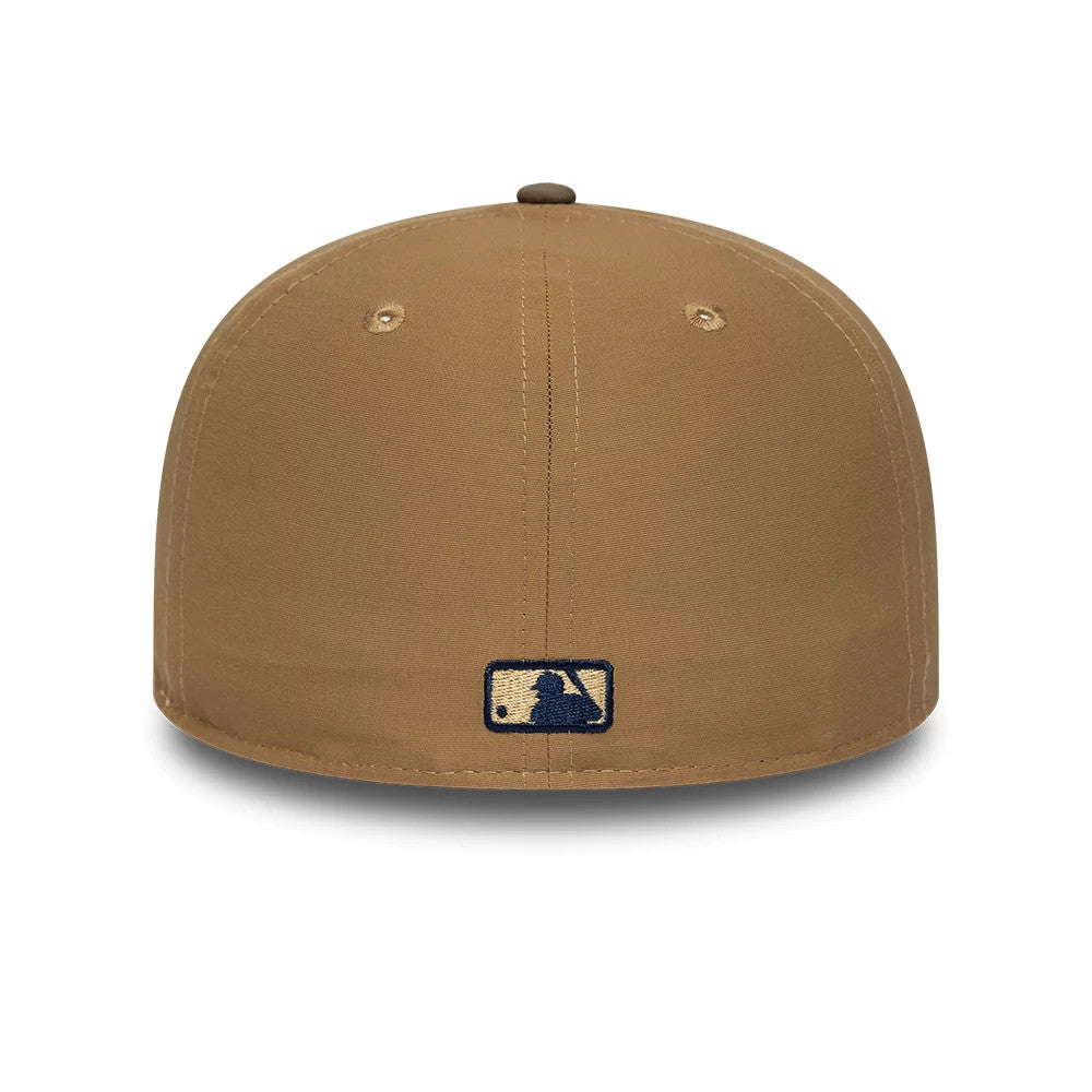 Pictured is this MLB Gros Grain New York Yankees 59FIFTY Fitted cap in Beige. 7
