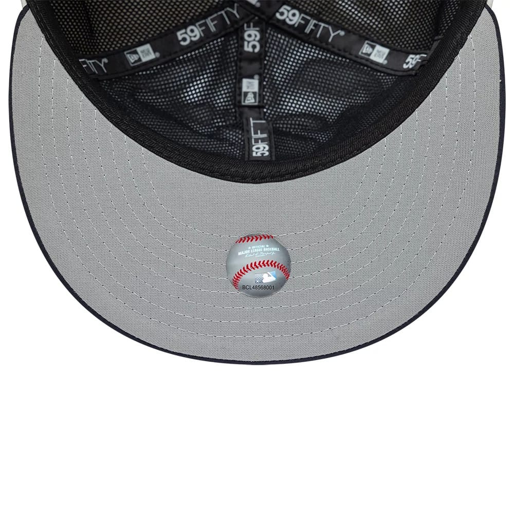 Pictured is this MLB X Gore-Tex New York Yankees 59FIFTY Fitted cap in white. 2