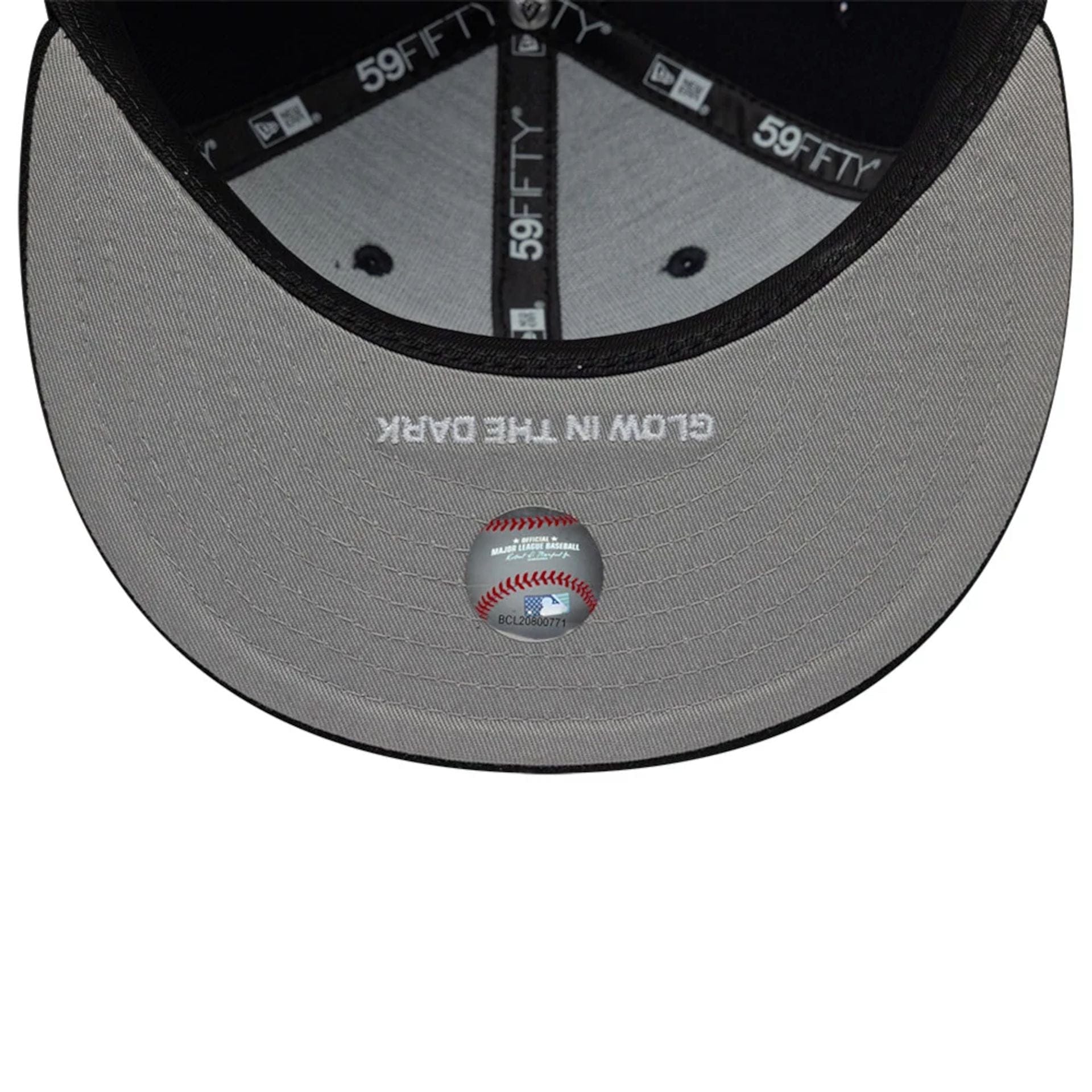 Pictured is this MLB Glow In The Dark LA Dodgers 59FIFTY Fitted cap in navy. 2