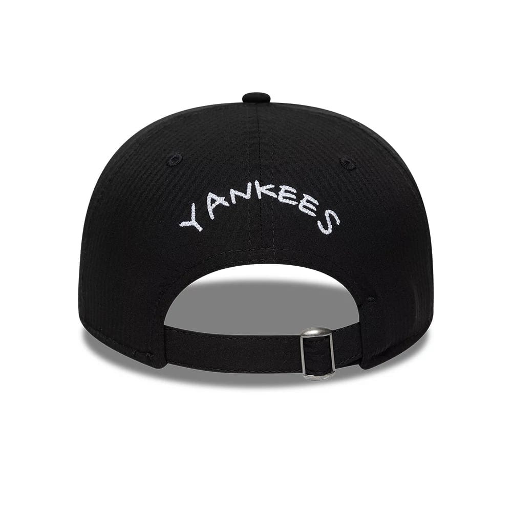 New York Yankees MLB Seersucker Black Retro Crown New Era 9FIFTY Adjustable Cap, rear view showing white Yankees script embroidery on the back panel above the adjustable strap, black textured fabric and top button.