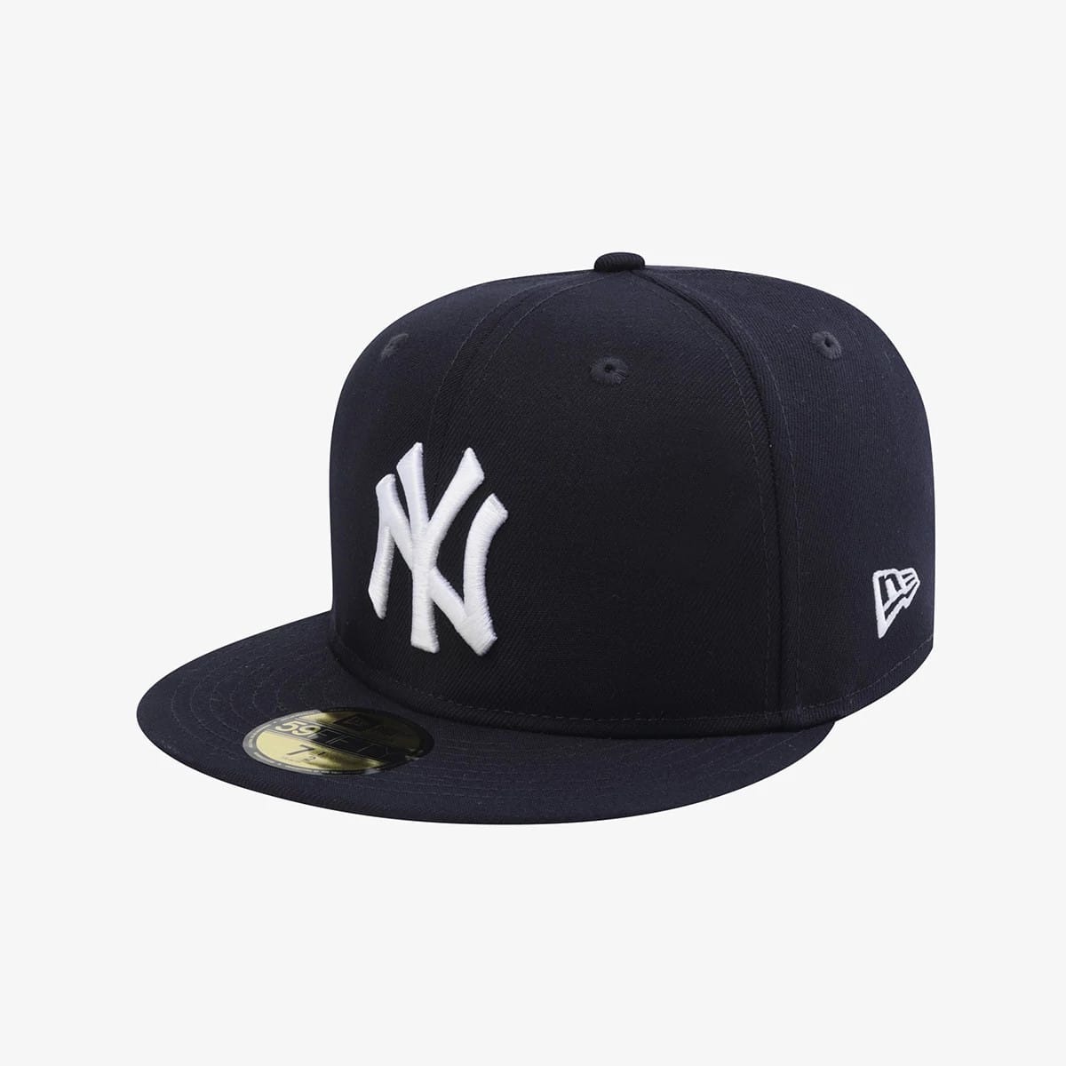 Pictured is this MLB 59FIFTY Day New York Yankees 59FIFTY Fitted cap in navy. 1