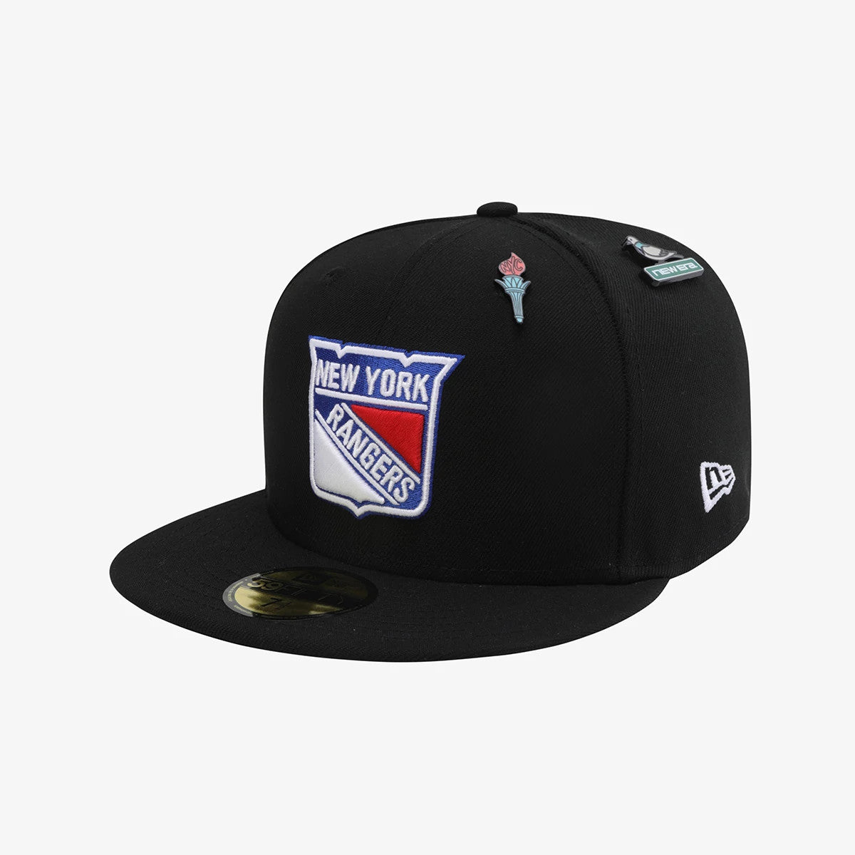 New York Rangers NHL 59FIFTY Day Black New Era 59FIFTY Fitted Cap, front view with raised embroidered team logo on the front panel, two decorative pins on the crown, gold 59FIFTY size sticker on the visor, and New Era flag logo on the left side.