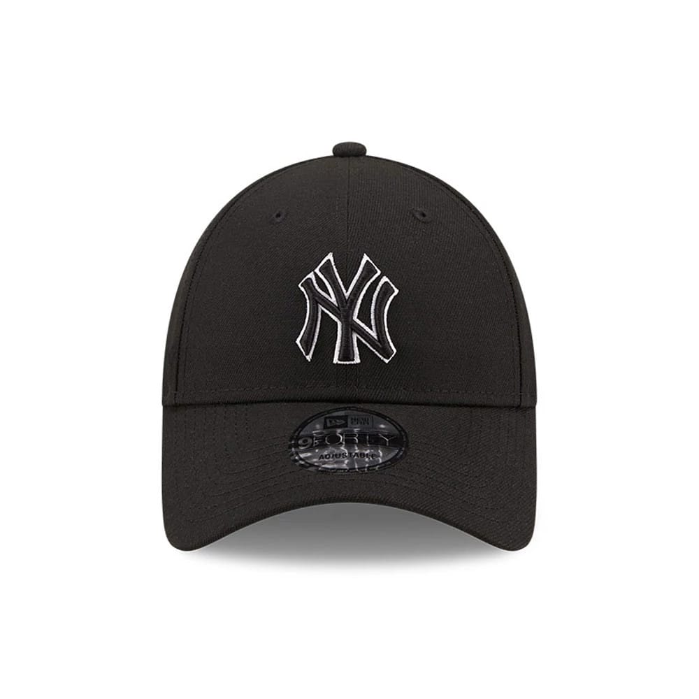 This is a New York Yankees Pop Outline Black 9FORTY Cap 2