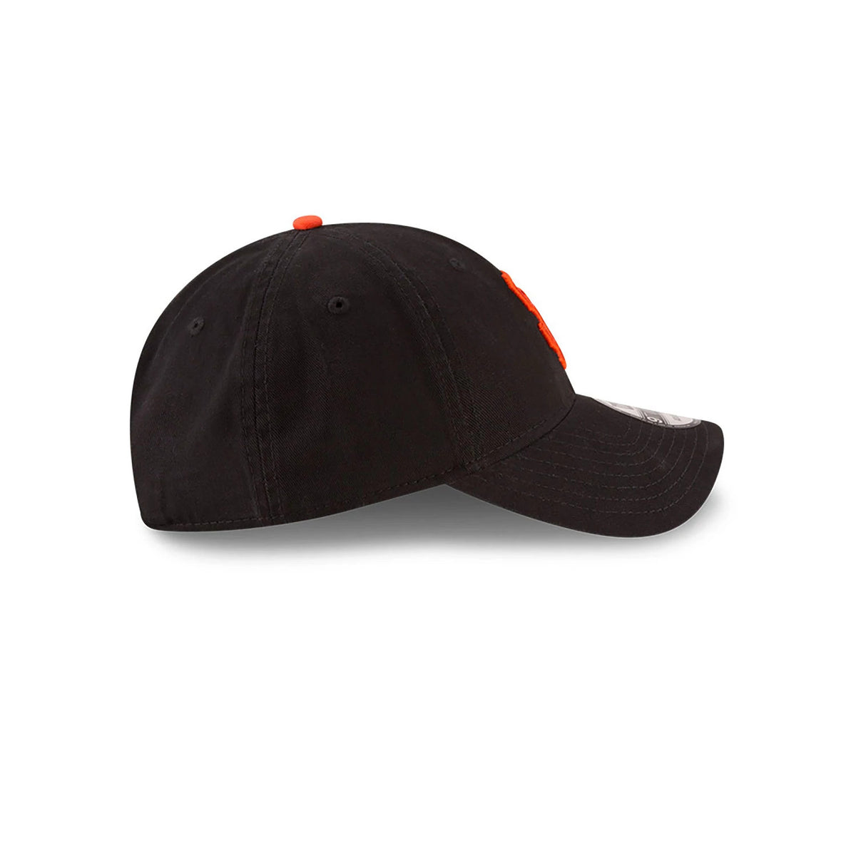 San Francisco Giants MLB Core Classic Black New Era 9TWENTY Adjustable Cap, side view showing orange embroidered front panel logo, curved black visor with a 9TWENTY size sticker, and matching orange top button.