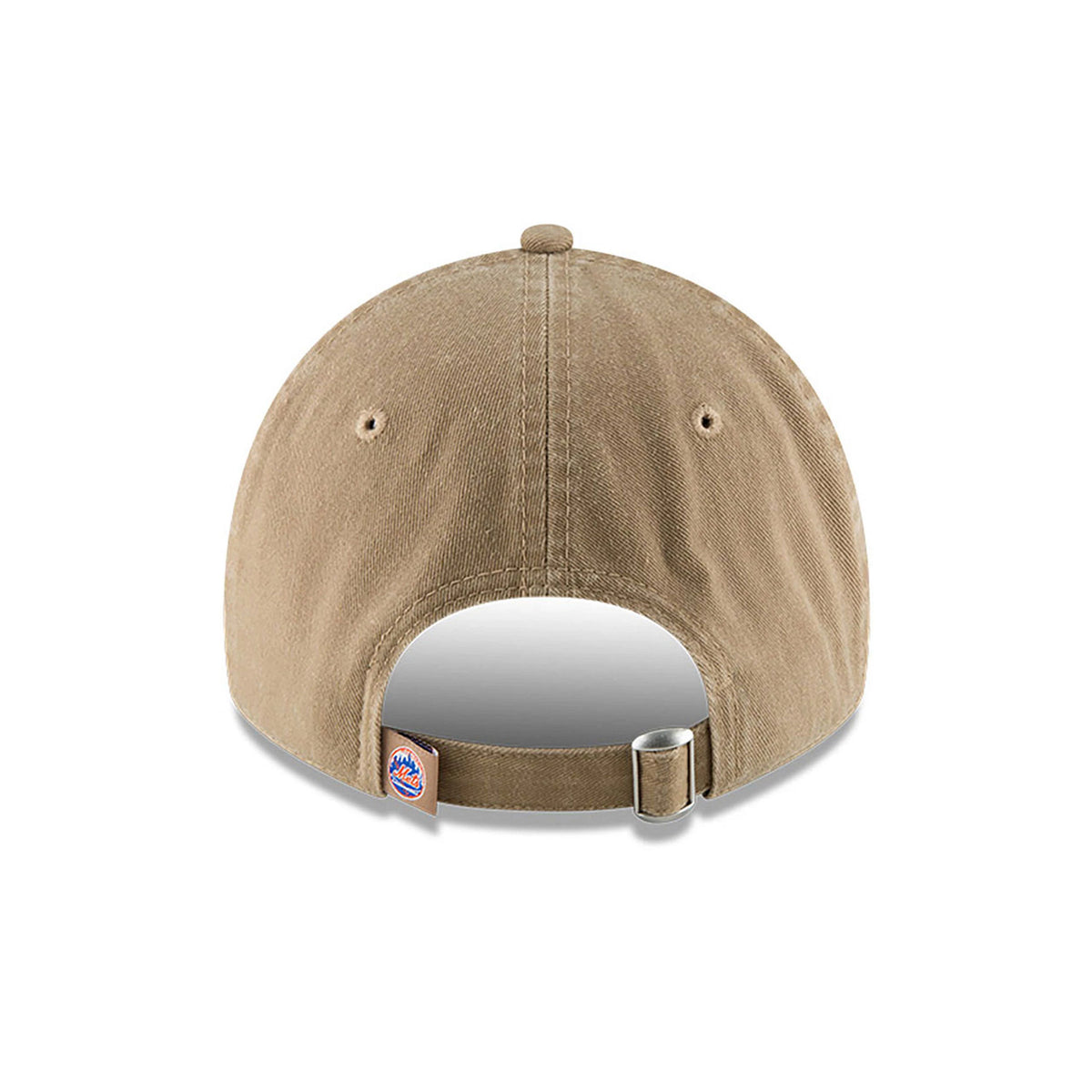 New York Mets MLB Core Classic Beige New Era 9TWENTY Adjustable Cap, rear view showing the Mets logo on a fabric strap with a silver buckle and eyelets, and a centred top button on the textured beige crown.