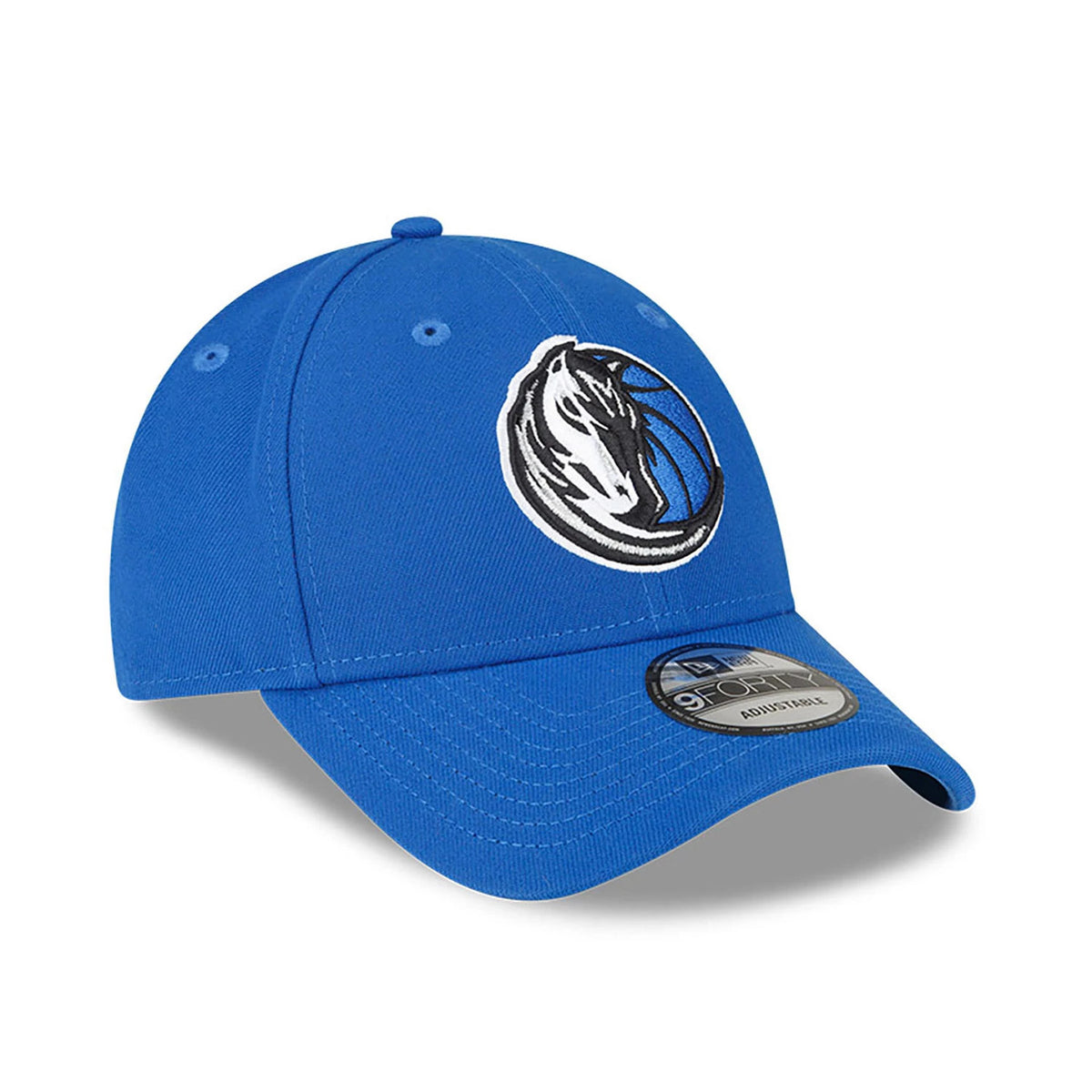 Dallas Mavericks NBA The League Blue New Era 9FORTY Adjustable Cap, three-quarter view with a raised embroidered Mavericks logo on the front panel and a 9FORTY size sticker on the blue curved visor.