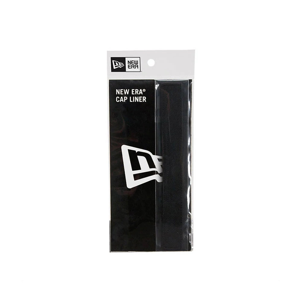 New Era Black Cap Liner, close-up view in its packaging on a white background, featuring the New Era logo at the top and a clear front panel for easy viewing of the black liner inside.