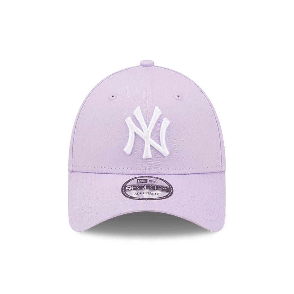 New York Yankees League Essential Purple New Era 9FORTY Adjustable Cap, front view showing the white embroidered NY logo on the structured purple crown with a slightly curved visor and a 9FORTY size sticker on top.