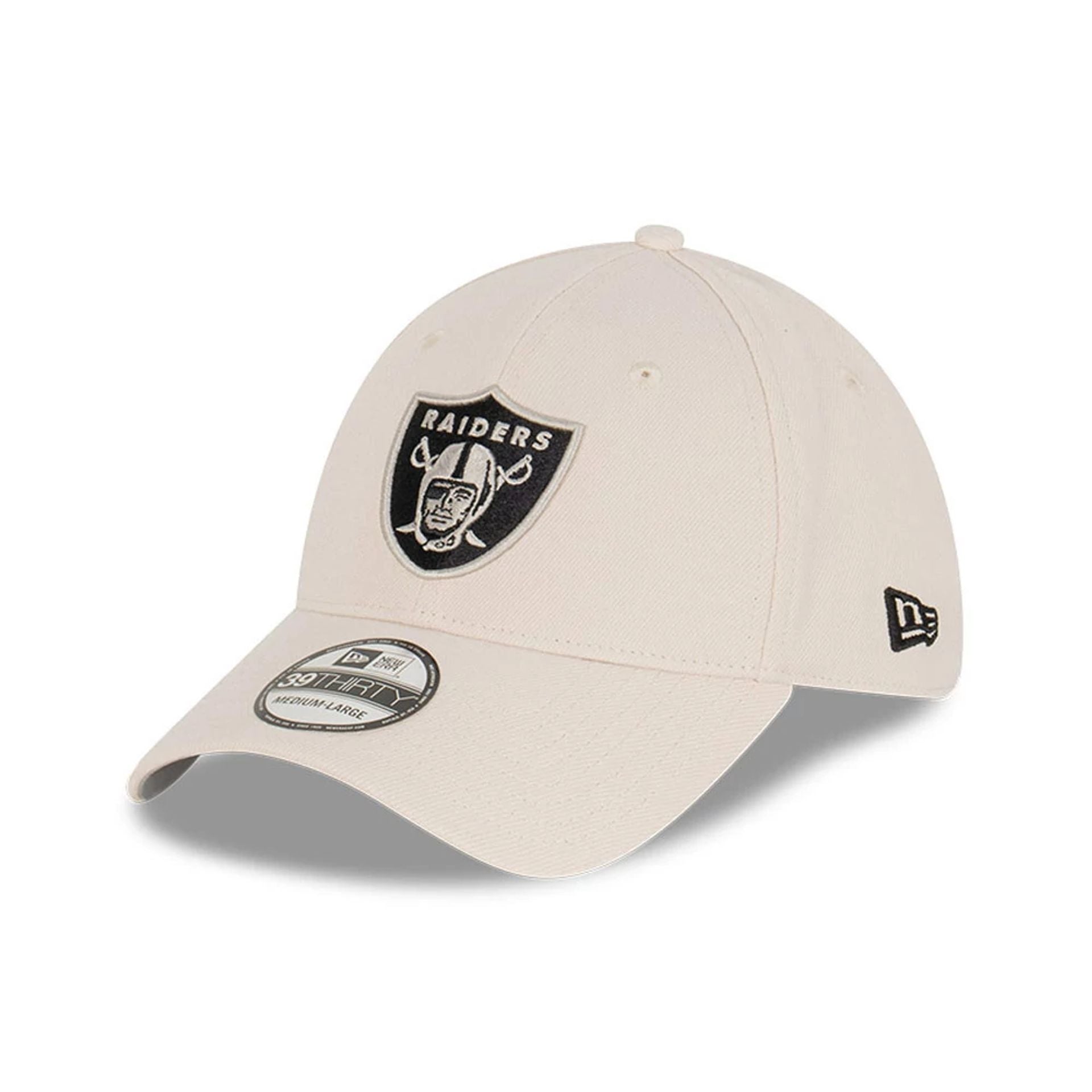 This is a Las Vegas Raiders Stone Cream 39THIRTY Stretch Fit Cap 1