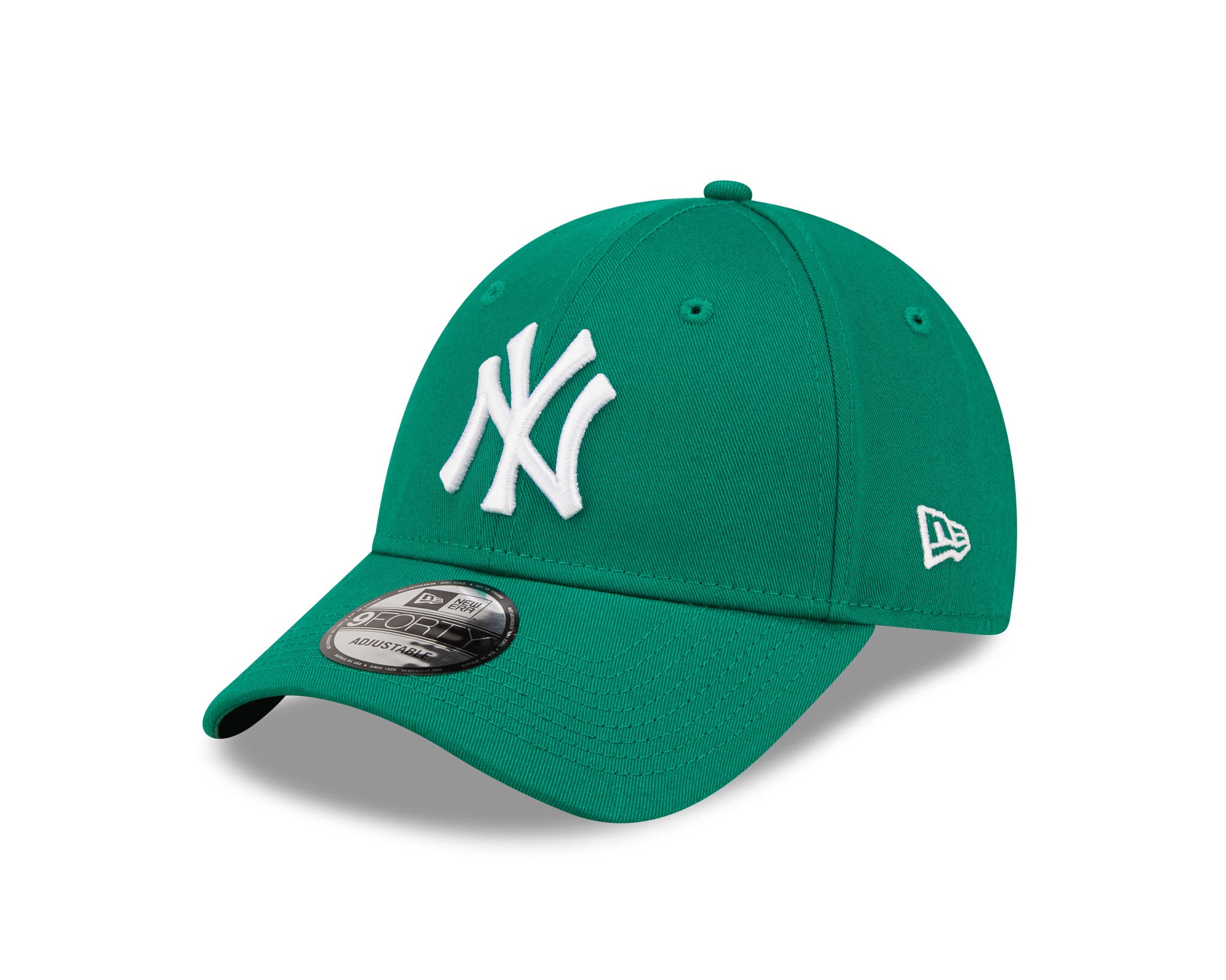 This is a New York Yankees Womens League Essential Green 9FORTY Adjustable Cap 1
